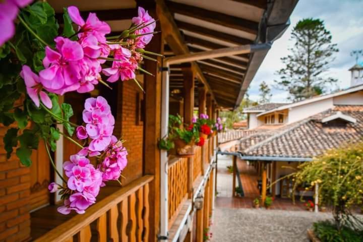 Uzhupud Garden Hotel & Lodge Paute Bagian luar foto