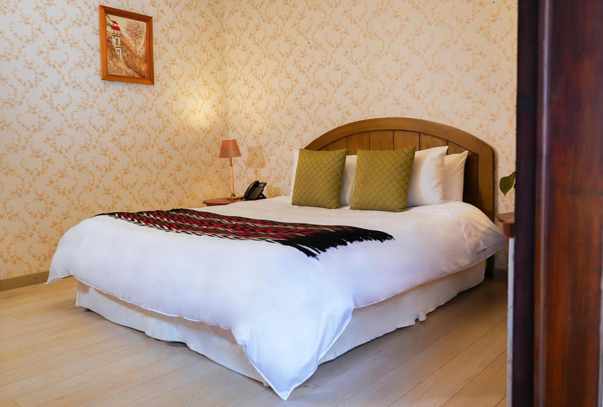 Uzhupud Garden Hotel & Lodge Paute Bagian luar foto